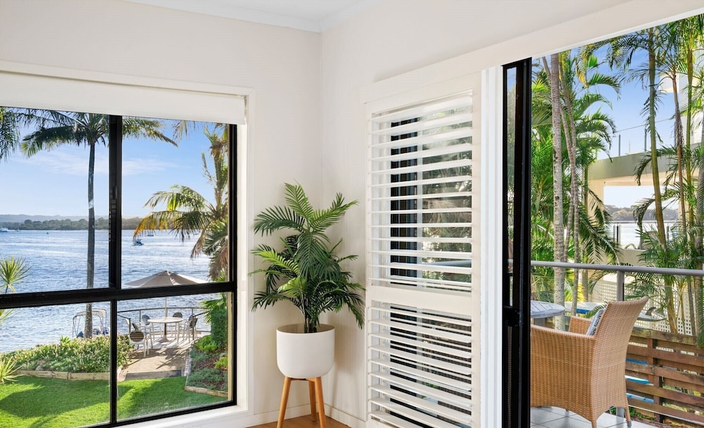 CULGOA POINT BEACH RESORT 3/72