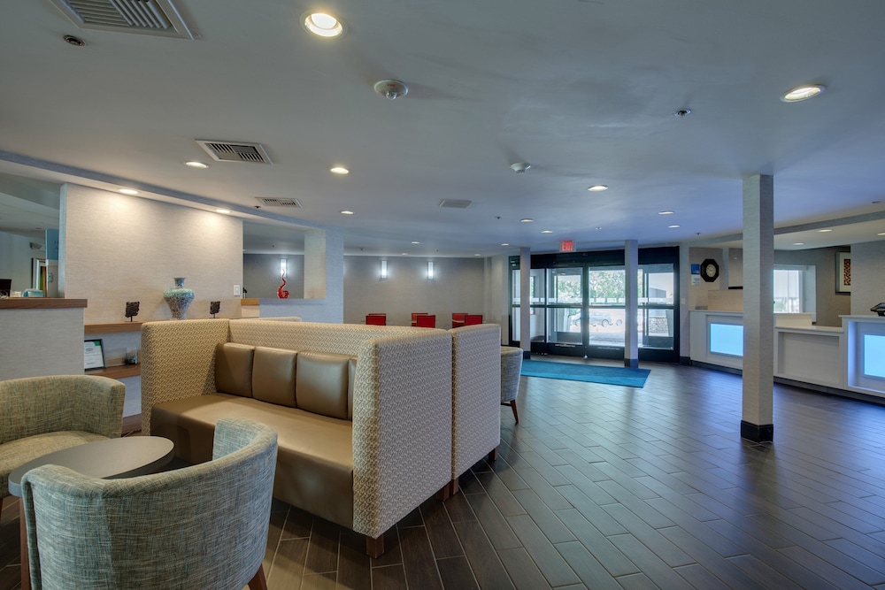 Holiday Inn Express Nashville W I40/Whitebridge Rd 33/47
