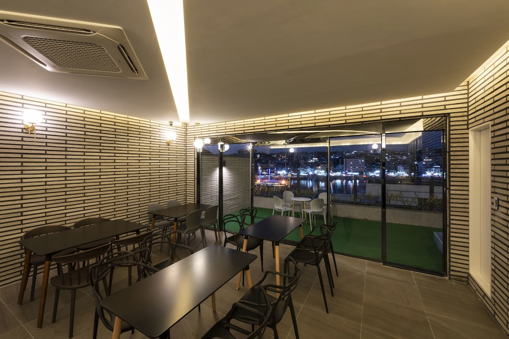 Brown Dot Tongyeong 21/29