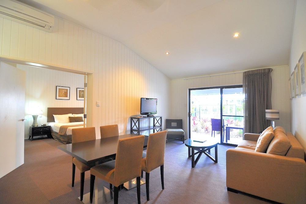 Mission Beach Resort 45/75