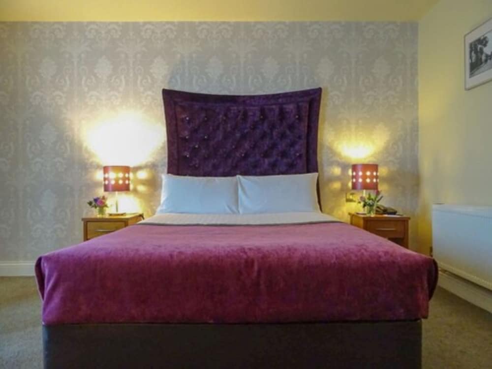 Raheen Woods Hotel 23/70
