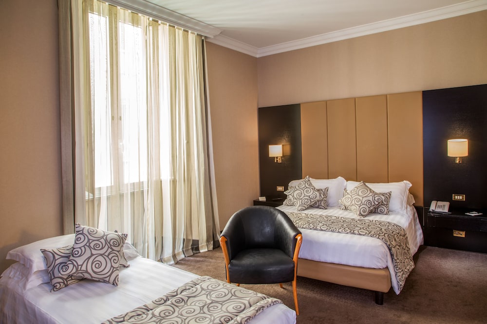 Savoy Hotel Rome 18/34