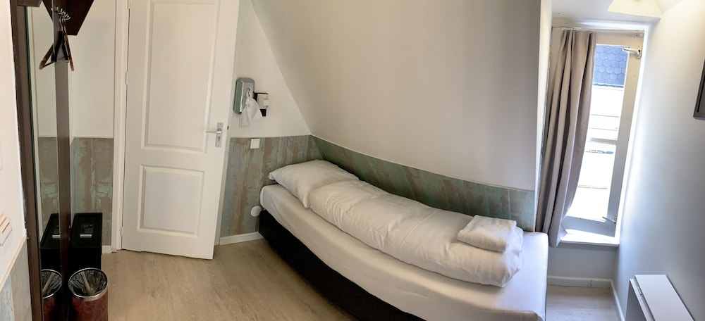 Damrak Inn 25/71