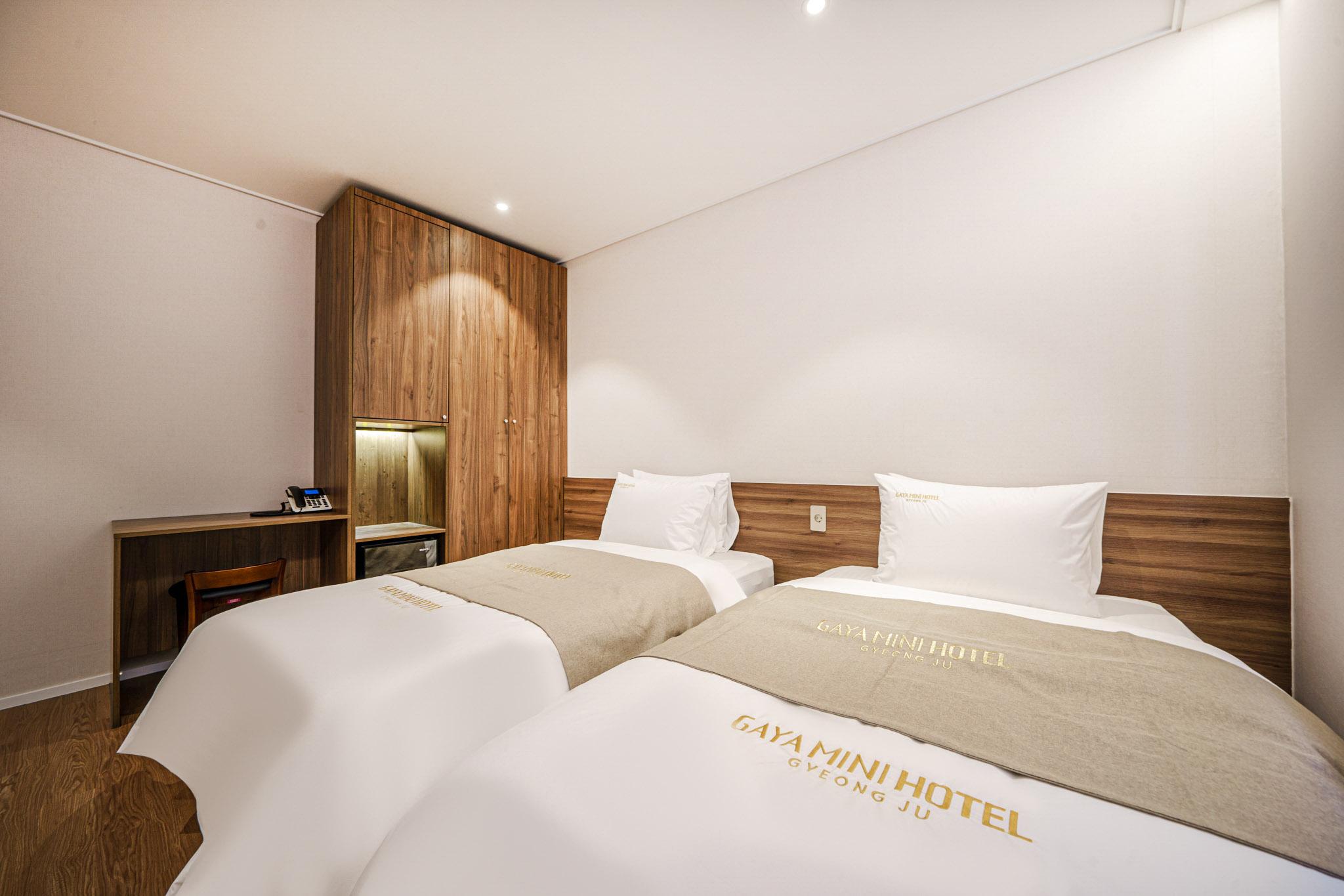 Superior, Twin Beds