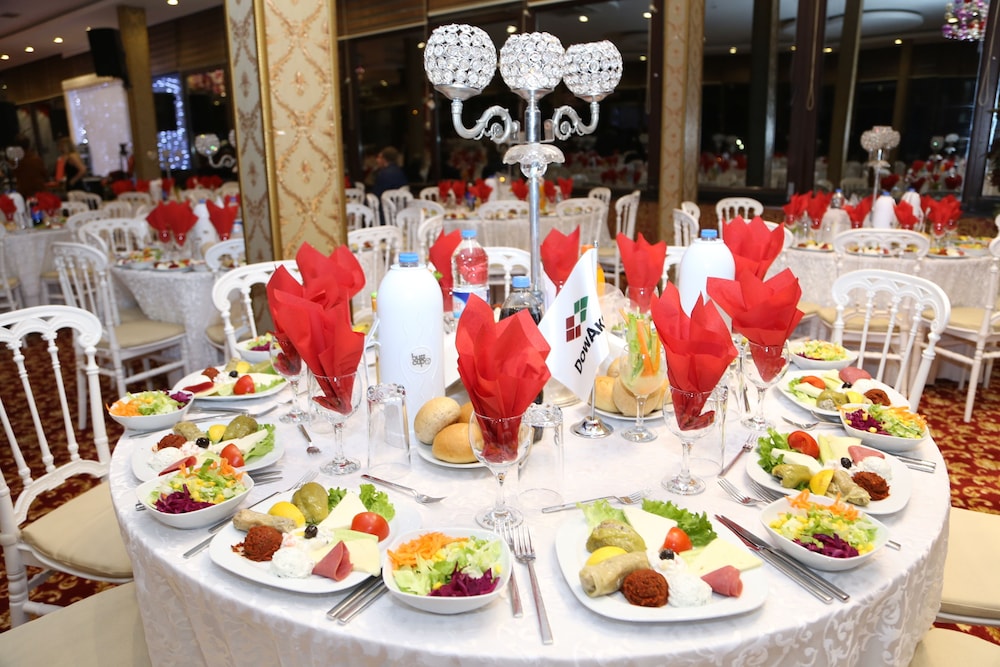 restaurant cafeteria