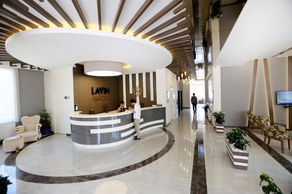 LAVIN OTEL 5/72
