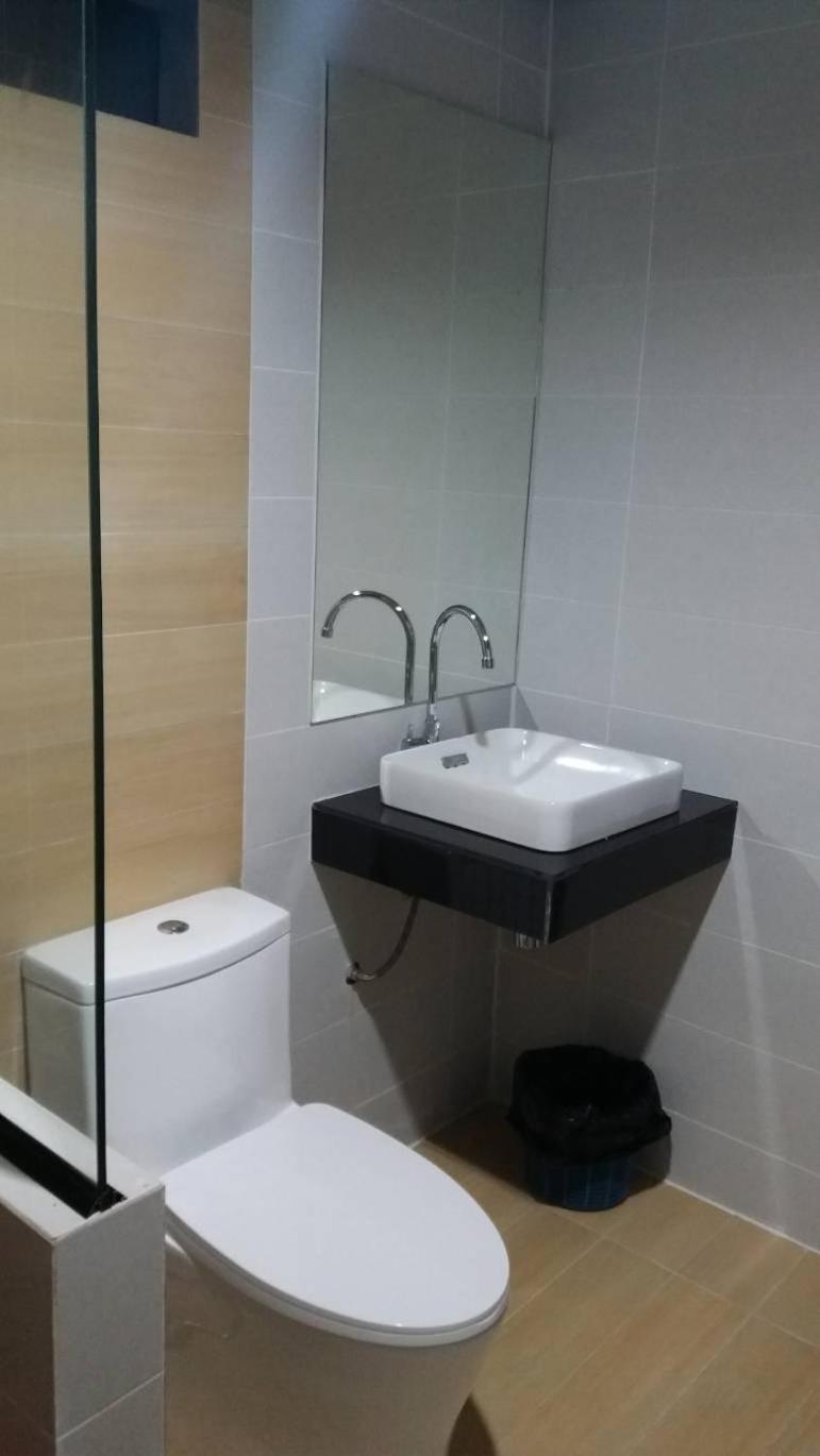 Lanta Long Beach Hostel 45/50