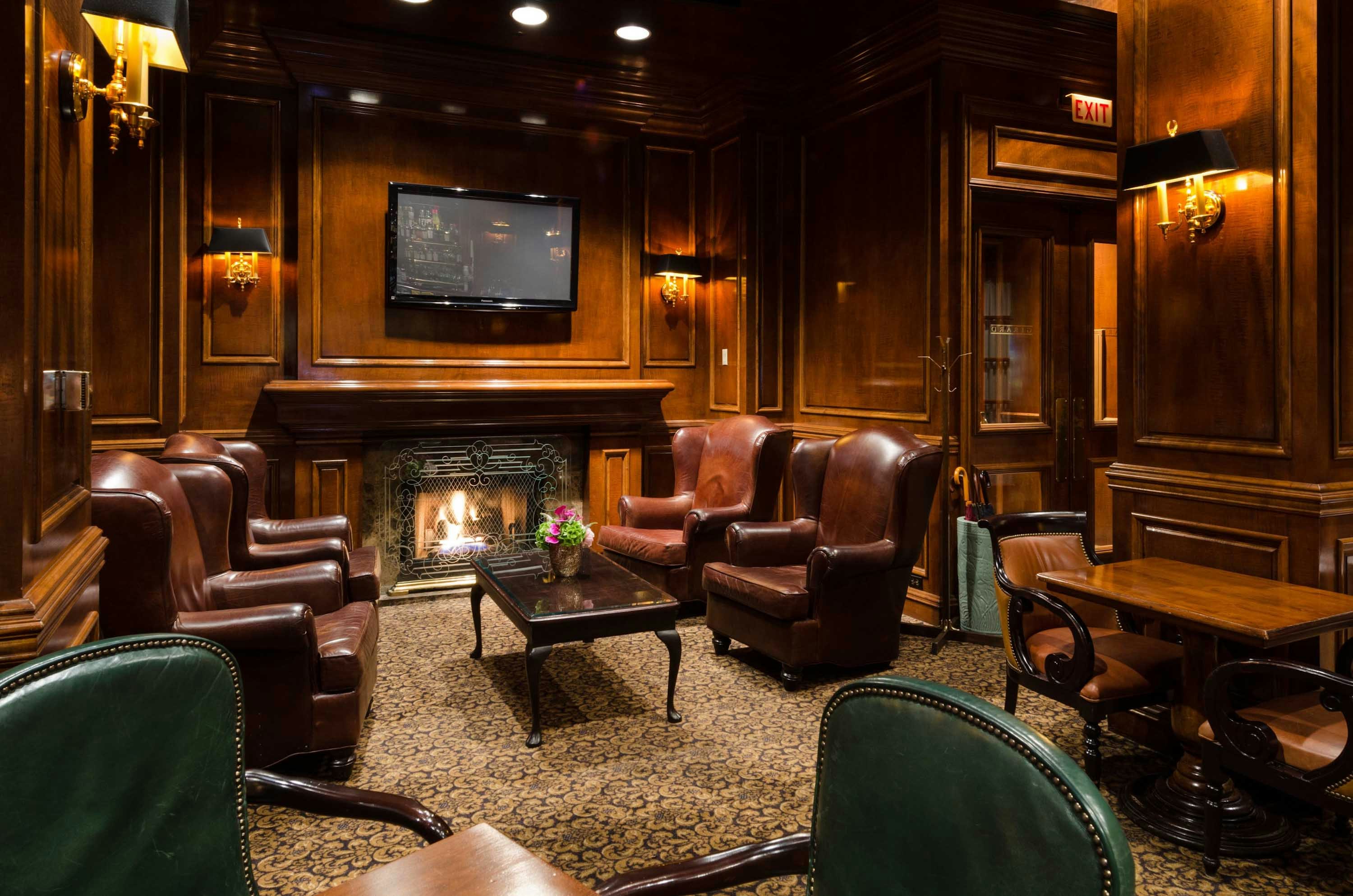 Sutton Place Hotel 38/55
