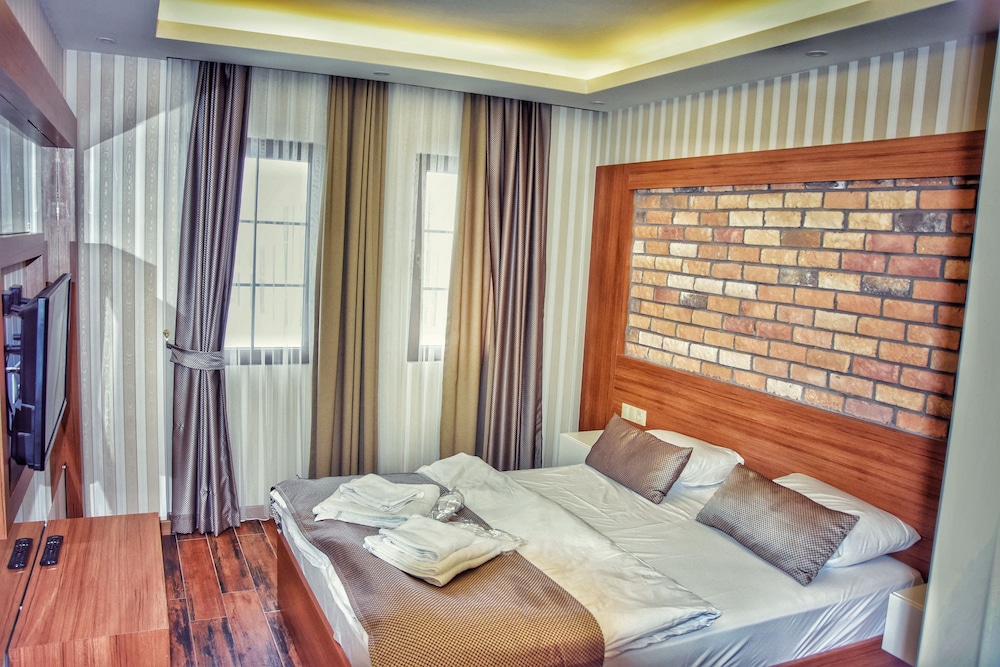 Serah Residence 8/50
