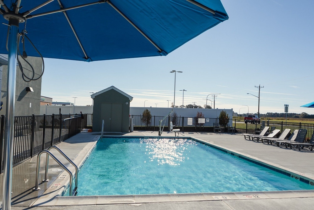 Microtel Inn & Suites by Wyndham Milford 49/54