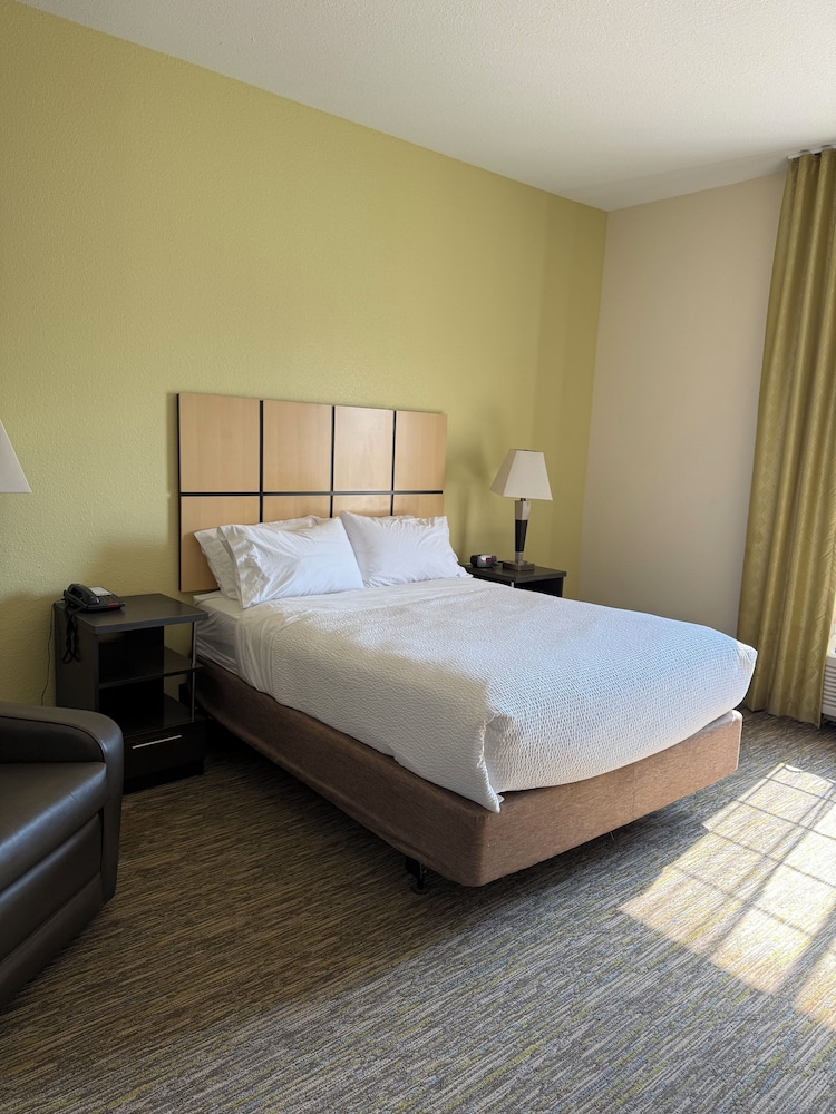 Candlewood Suites COTULLA 5/24