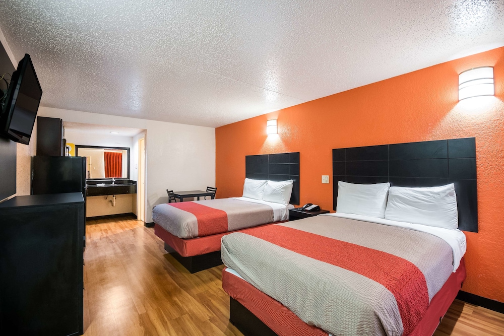Motel6 Houston, TX - Brookhollow 20/48