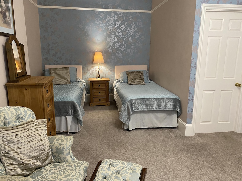Luxury, Twin Beds, Garden View