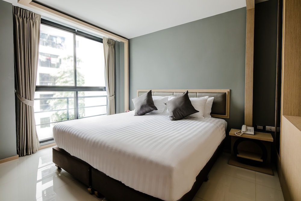 Three Sukhumvit Hotel Sha Plus Certified 6/70