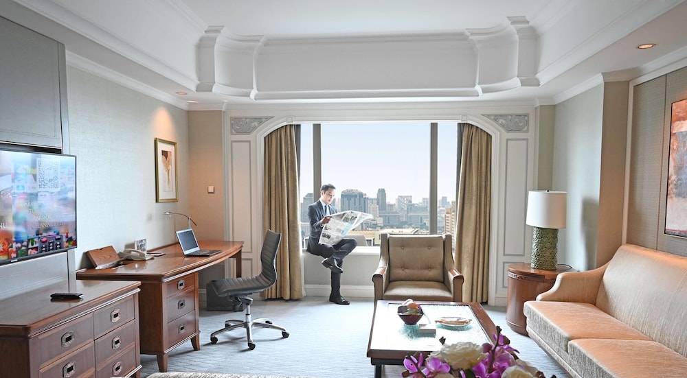 Shangri-La Hotel Jakarta 30/50