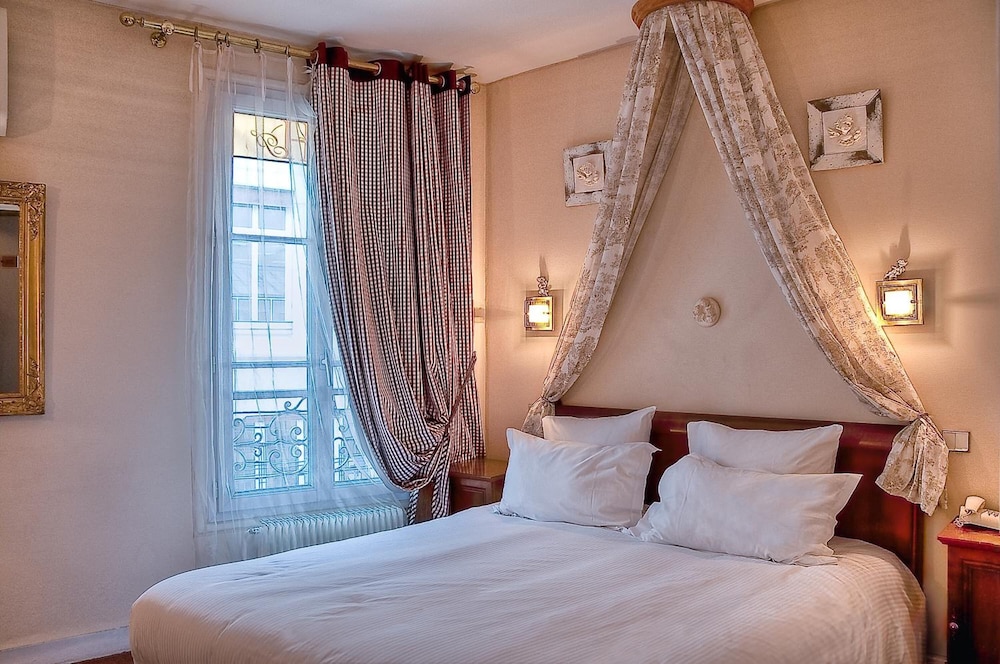 HOTEL DE LA MOTTE PICQUET 17/56