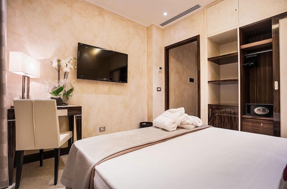 MAISON CANDIA LUXURY HOUSE 8/38