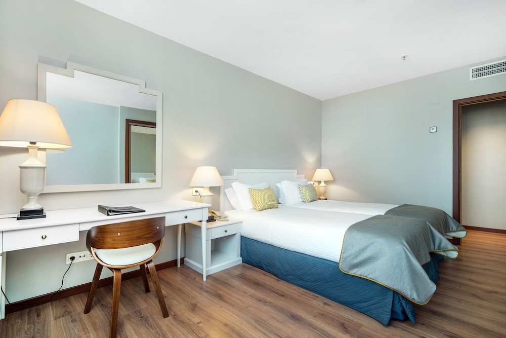 1 BEDROOM, APARTMENT
