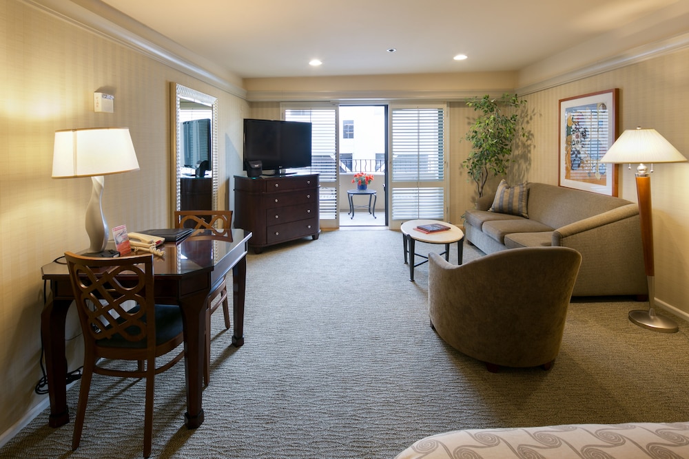 Monterey Bay Inn 29/44