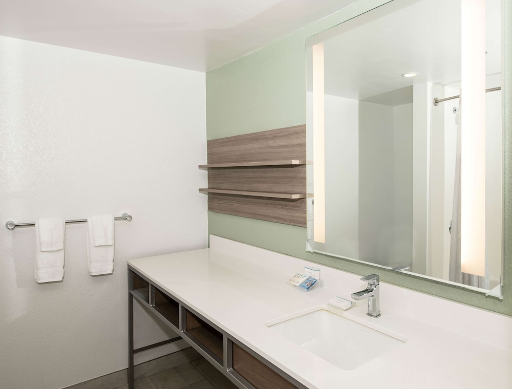 Hilton Garden Inn Jacksonville JTB/Deerwood Park 25/64