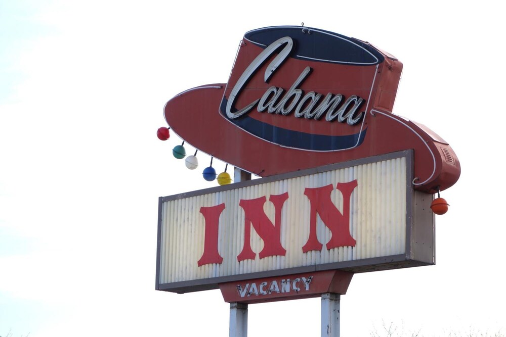 Cabana Inn 9/53