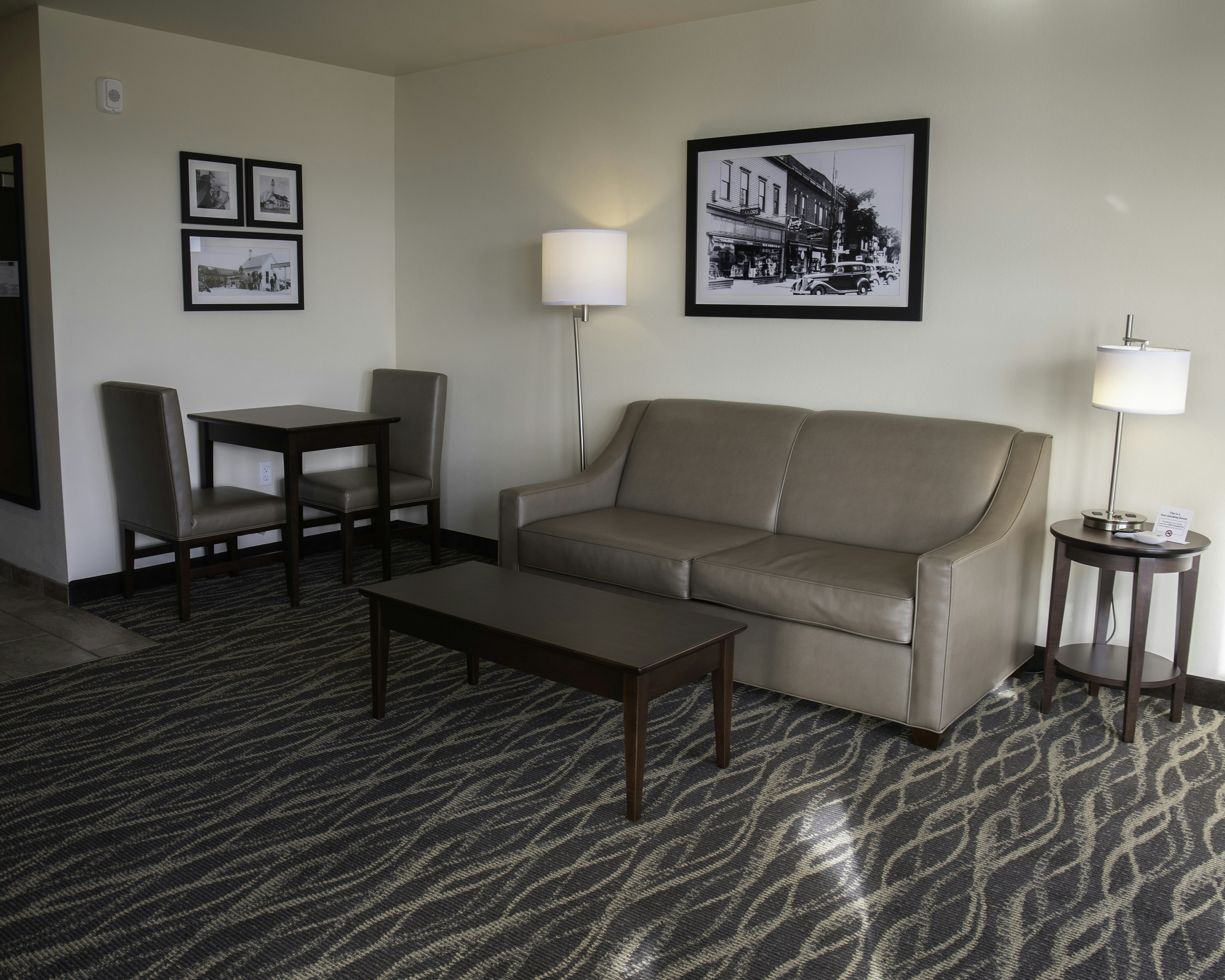 Cobblestone Hotel & Suites - Two Rivers 25/42