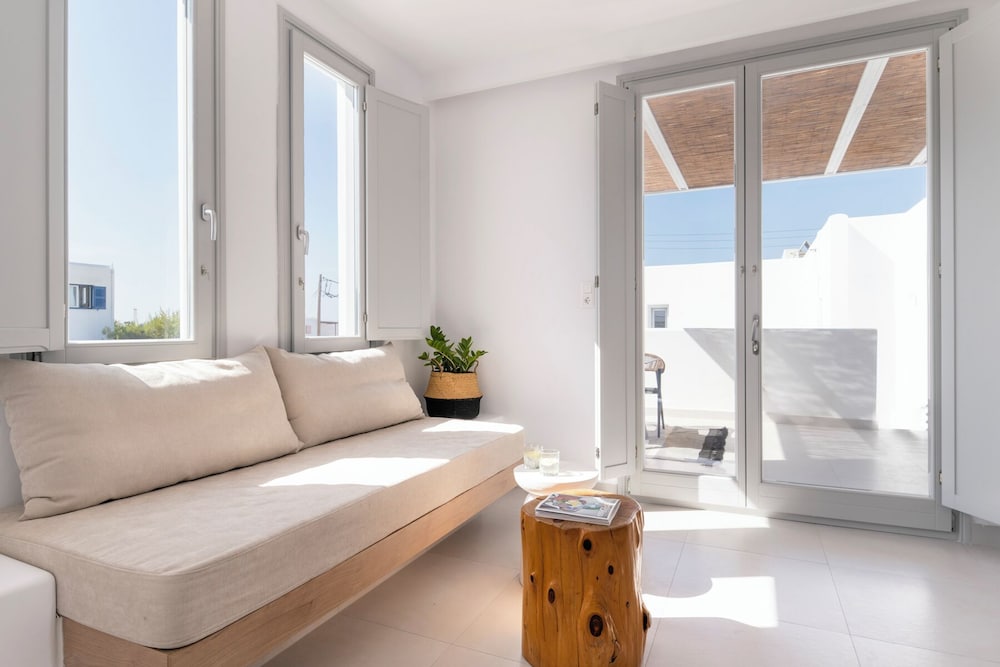 Quartano Suites by Heliessa 12/45