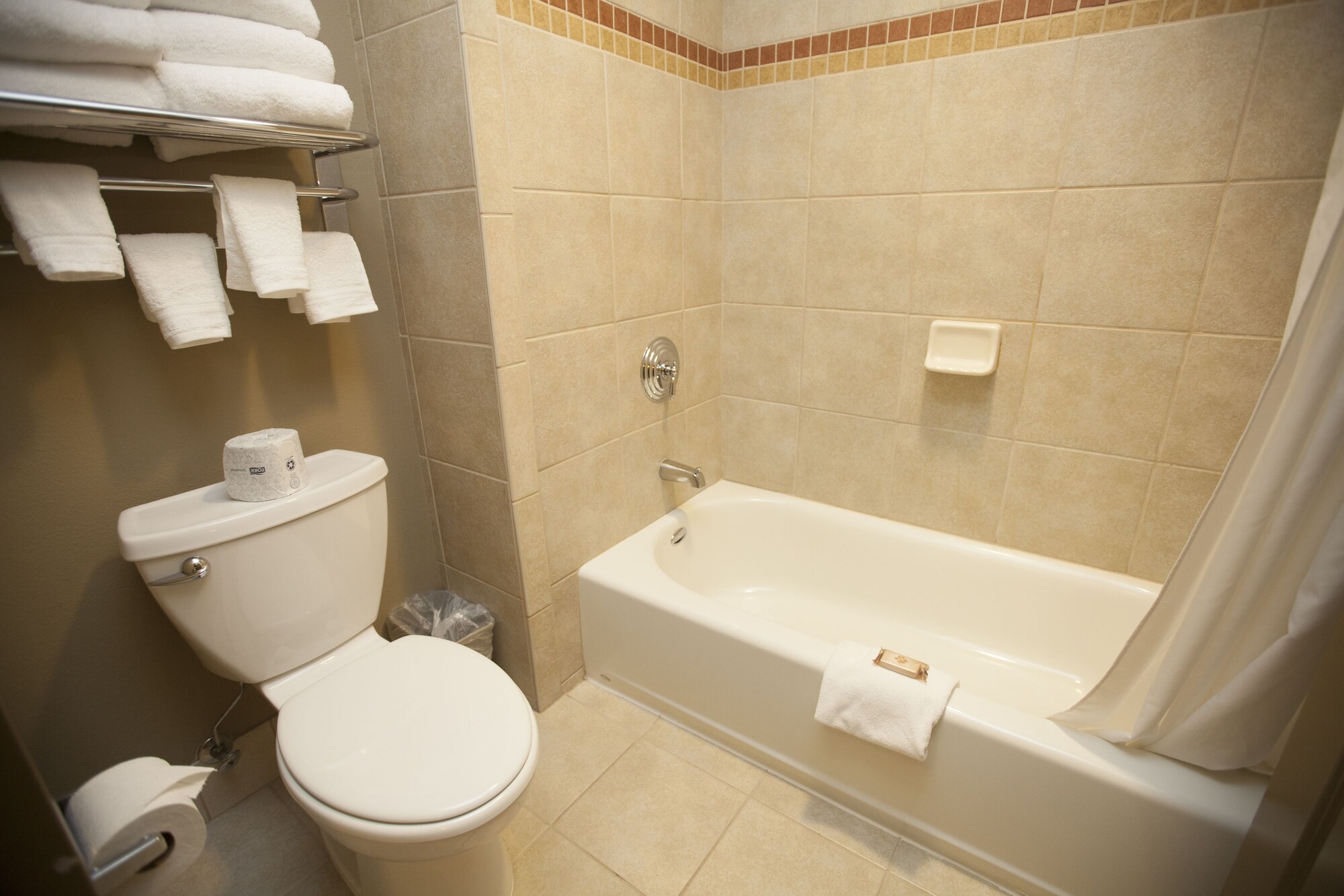 Loft, Suite, 3 Queen Beds, Sofa، Great Wolf Lodge Kansas City 6/7