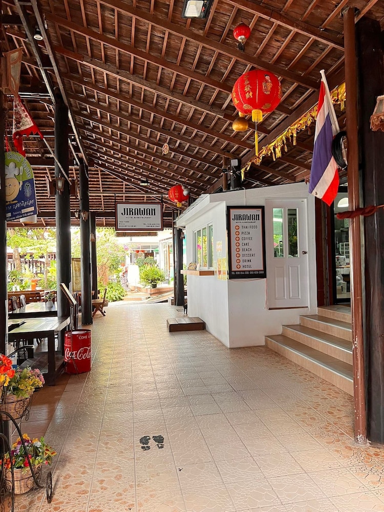 Jirawan Hotel 17/23