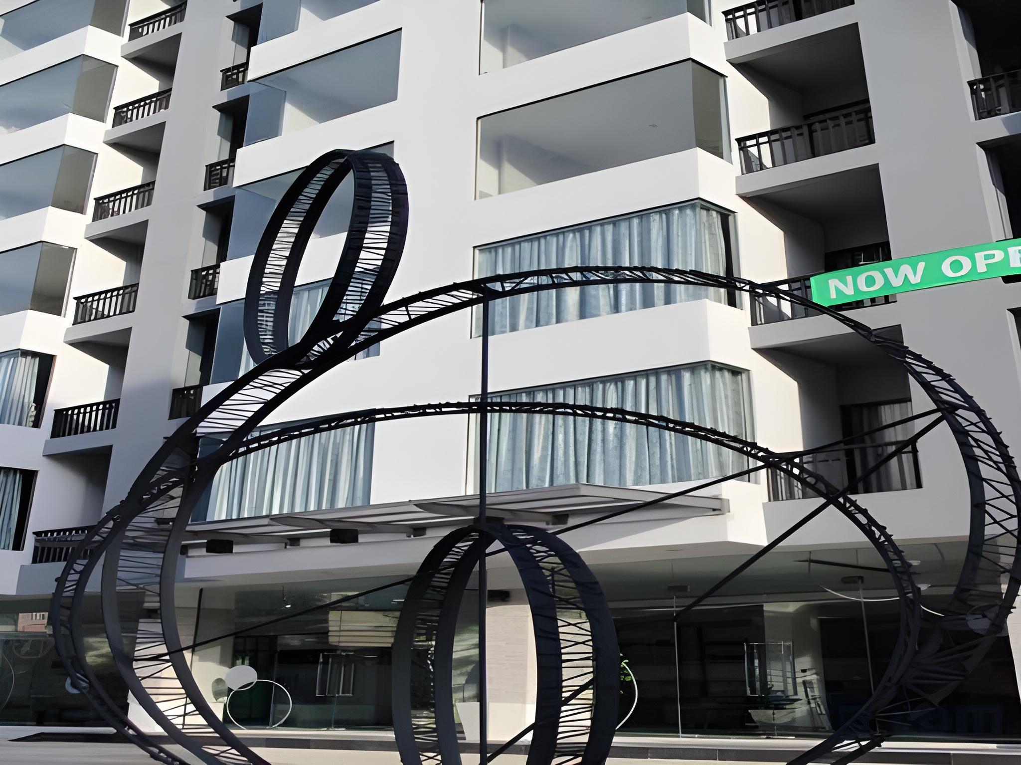 Leenova Hotel 6/50