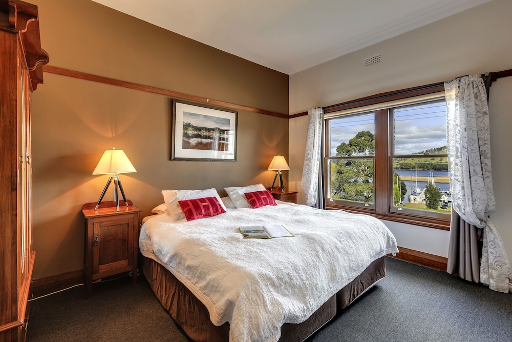 Marina, Heritage, King Bed, Water View