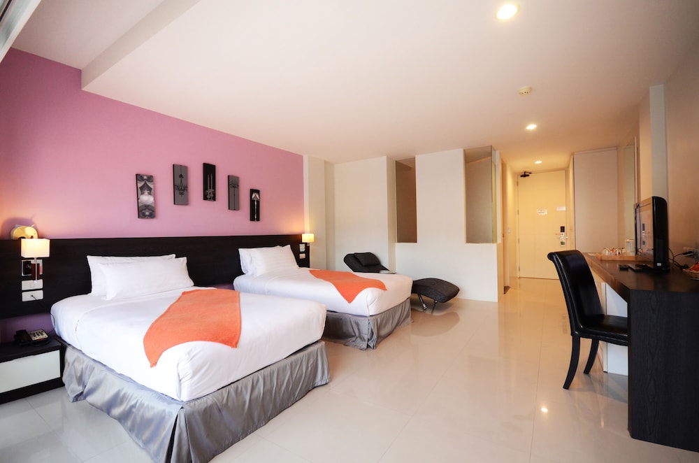 The Lantern Resorts Patong Phuket 30/71
