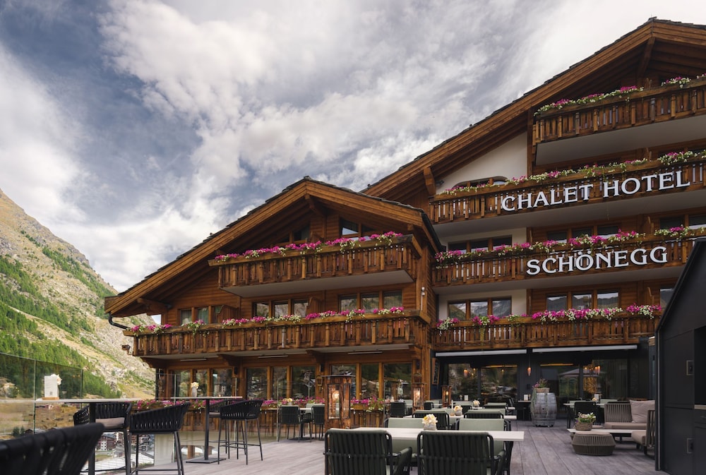 Chalet Hotel Schonegg 3/49