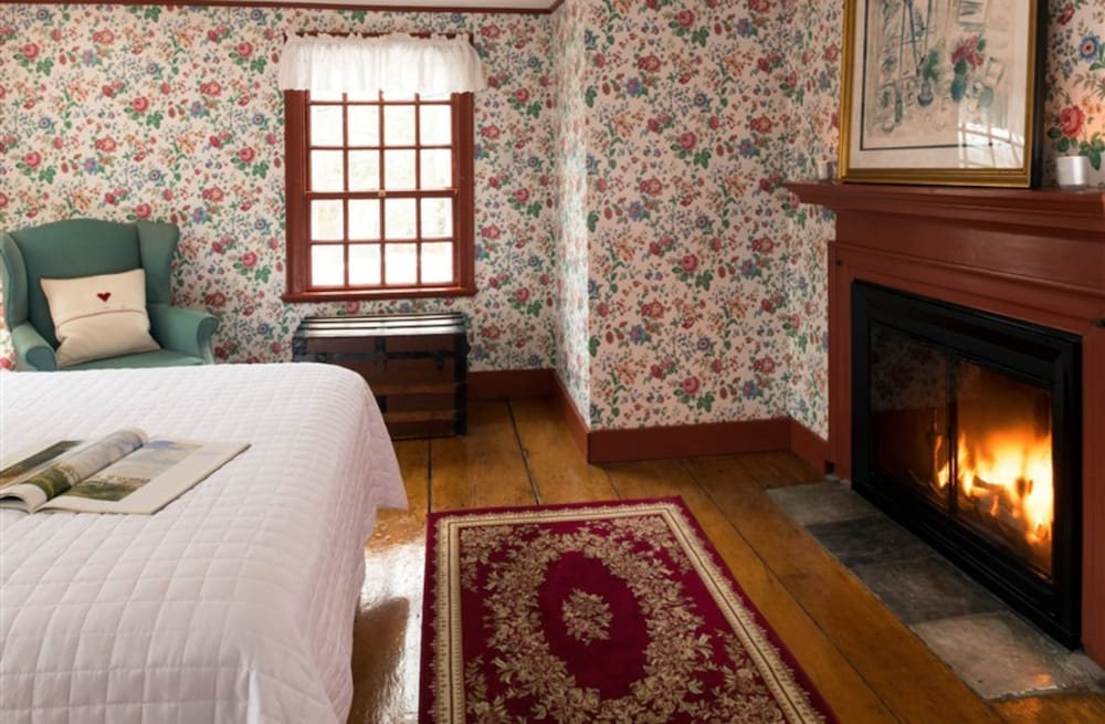 The Waldo Emerson Inn 15/40