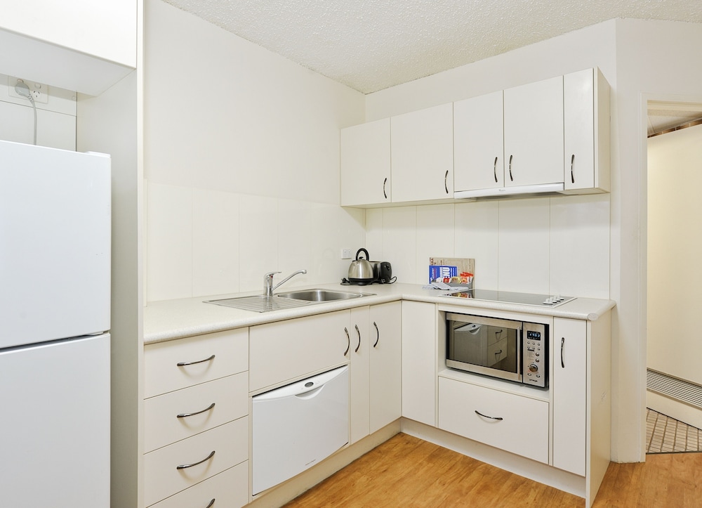 The Summit Apartments 38/67