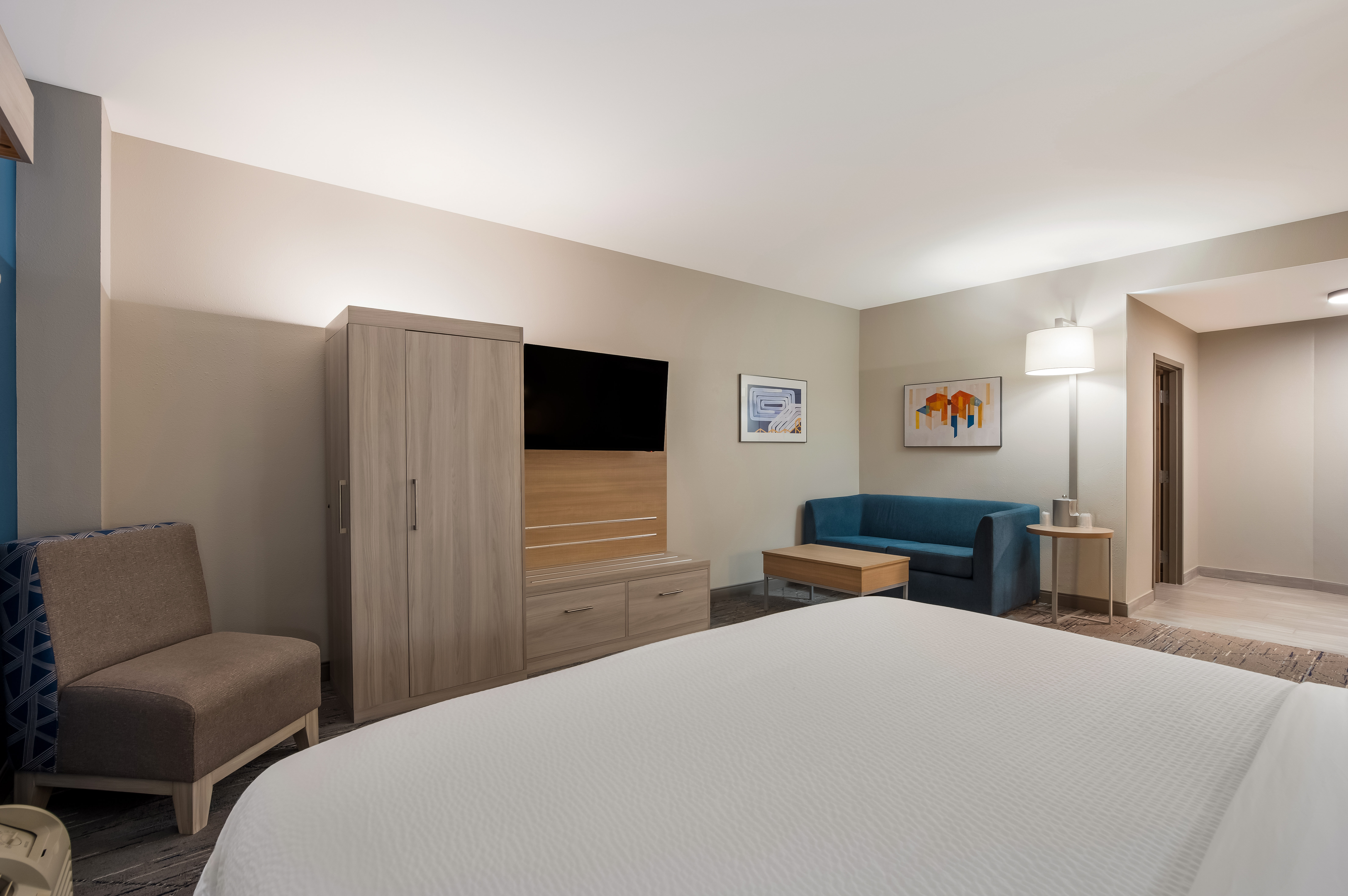 Holiday Inn Express & Suites Lexington 9/32