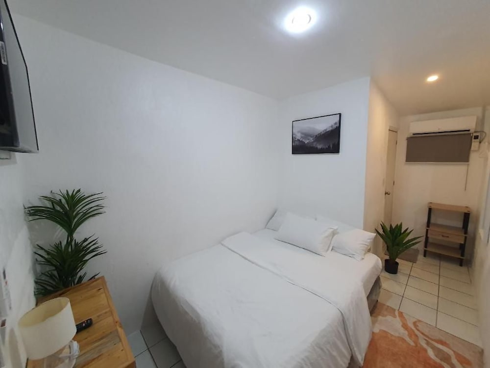 Westcoast Guest House 6/50