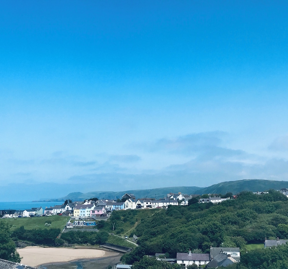 Highcliffe Hotel 37/48
