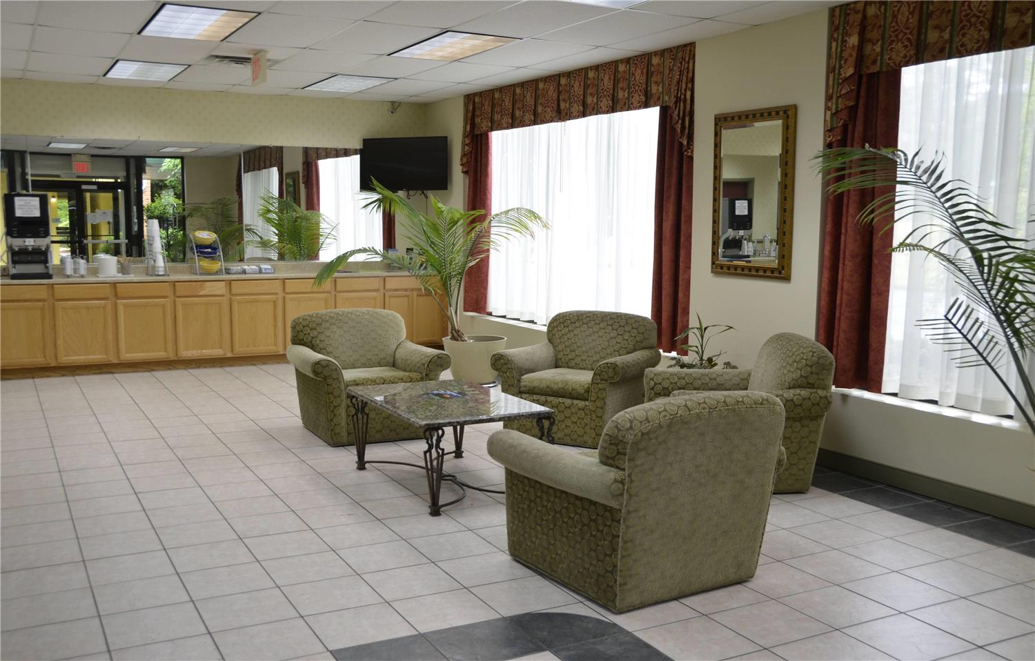 Days Inn by Wyndham Luray Shenandoah 19/33