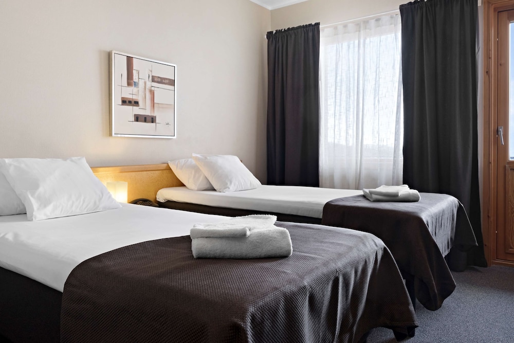 Stav Hotel 27/77