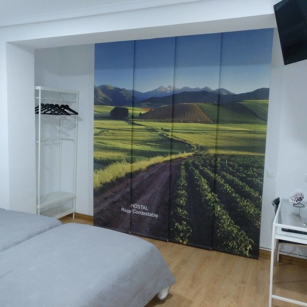 Hostal Rioja Condestable 17/48