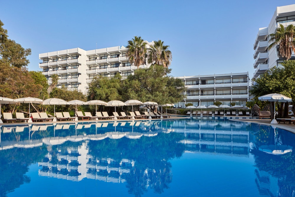 Grecian Bay Hotel 3/75