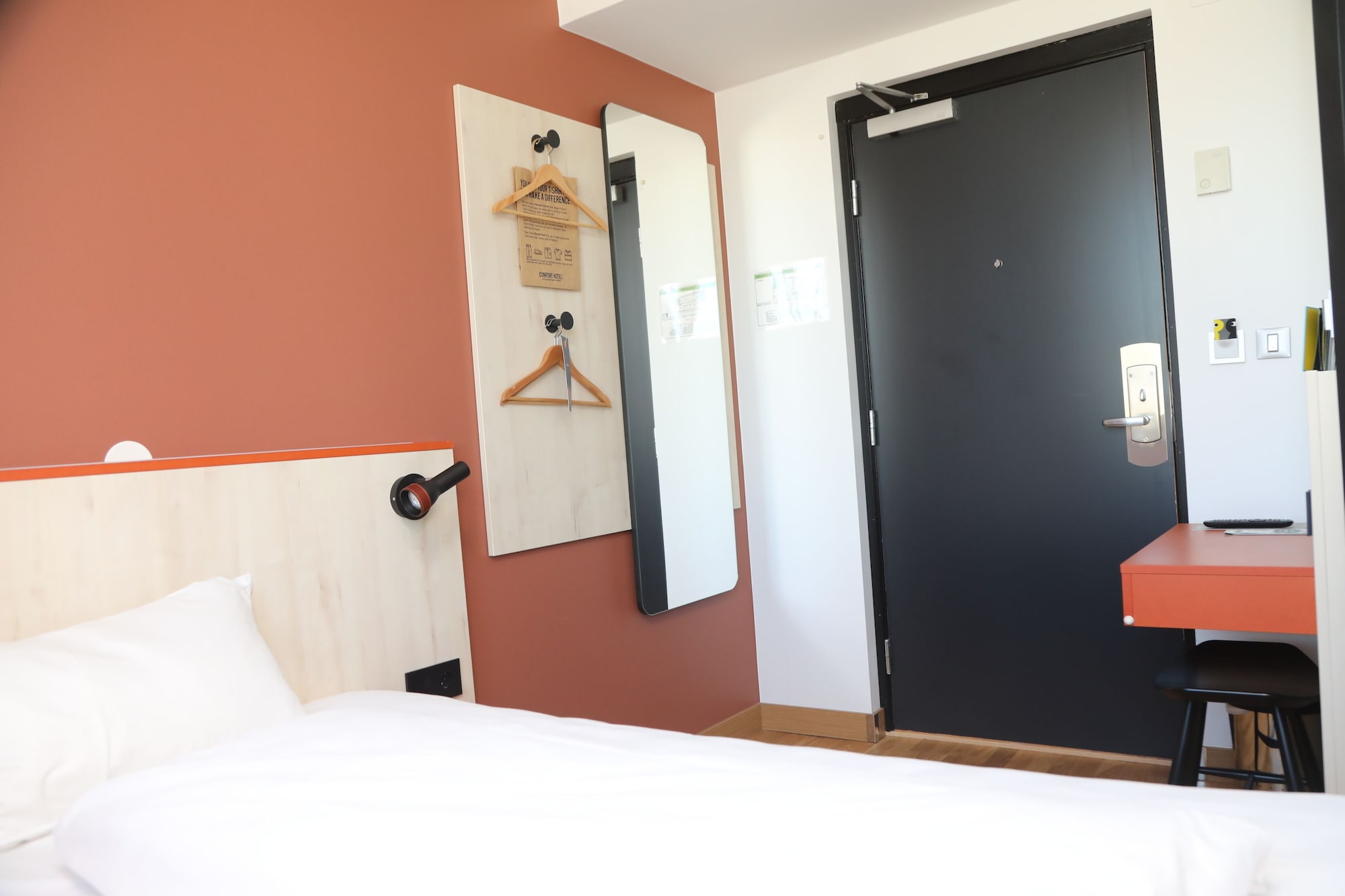 COMPACT, DOUBLE BED