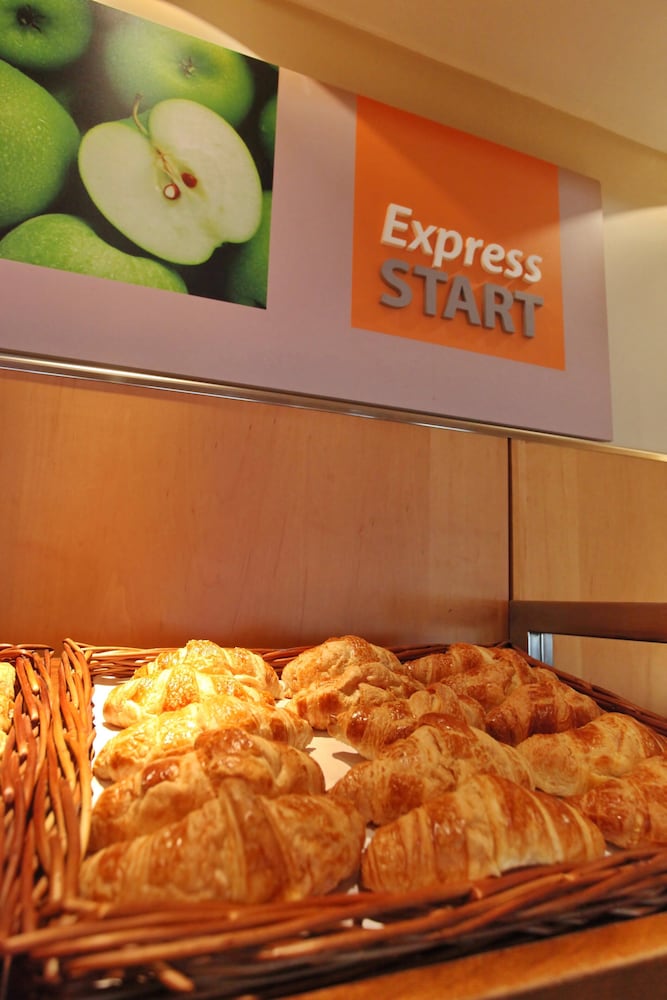 Holiday Inn Express Birmingham Redditch 34/50