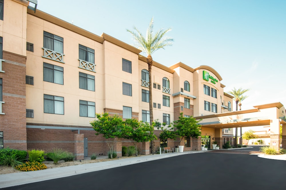 Holiday Inn and Suites Goodyear West Phoenix Area, an IHG Hotel 7/44