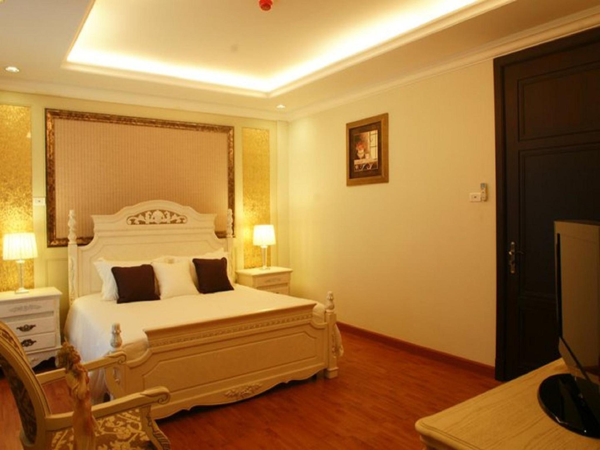 TWO BEDROOM SUITE
