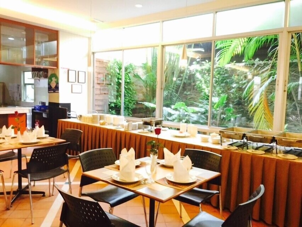 Hadyai Golden Crown Hotel 44/58
