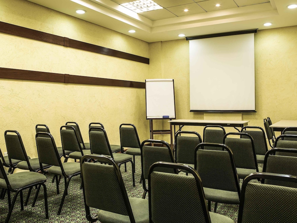 Ibis Taubate 49/55