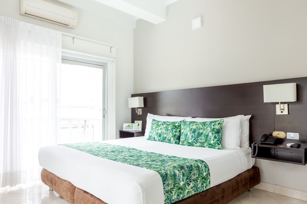 Hotel Manantial 20/68