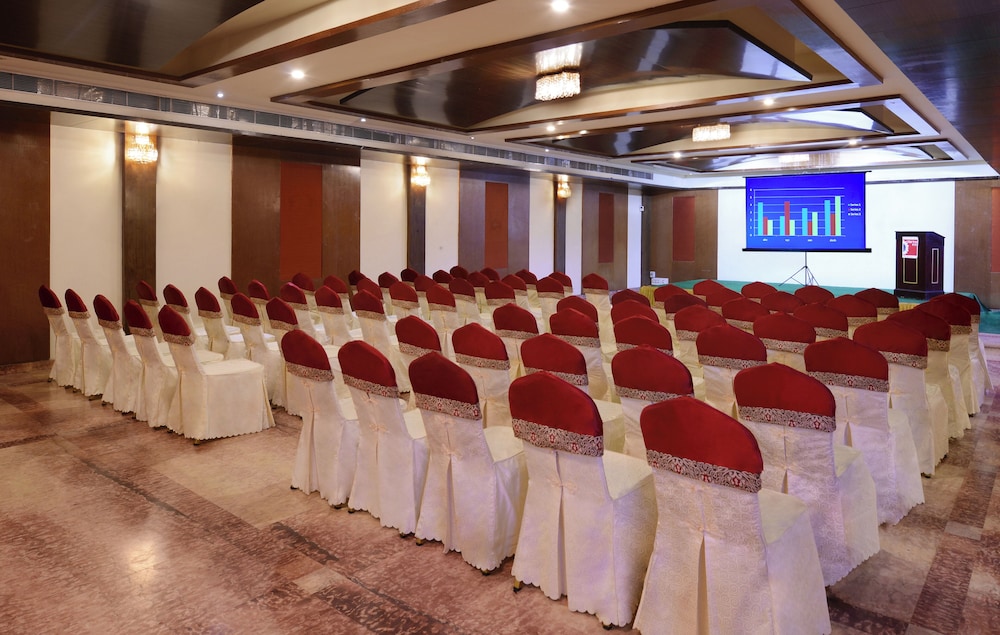 KESHAV CLARKS INN 17/21